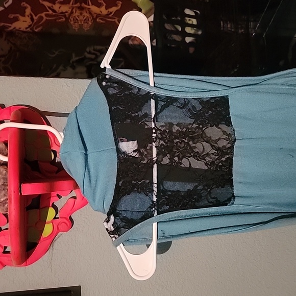 Shaw - Picture 3 of 4